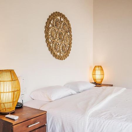 Santi Beach House With Pool & Beach ウェリガマ エクステリア 写真