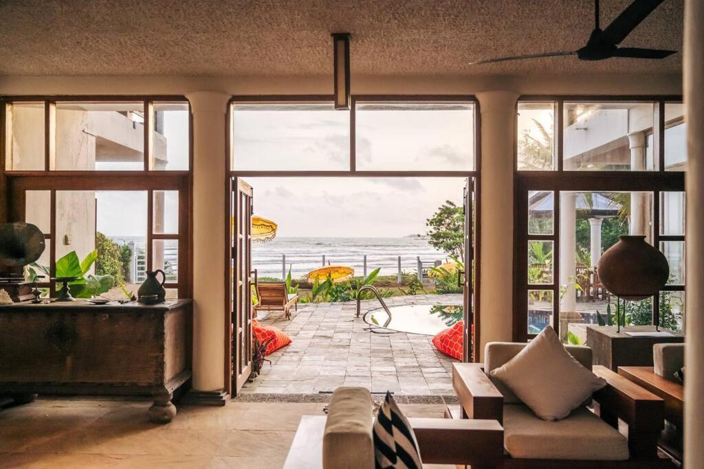 Santi Beach House With Pool & Beach ウェリガマ エクステリア 写真