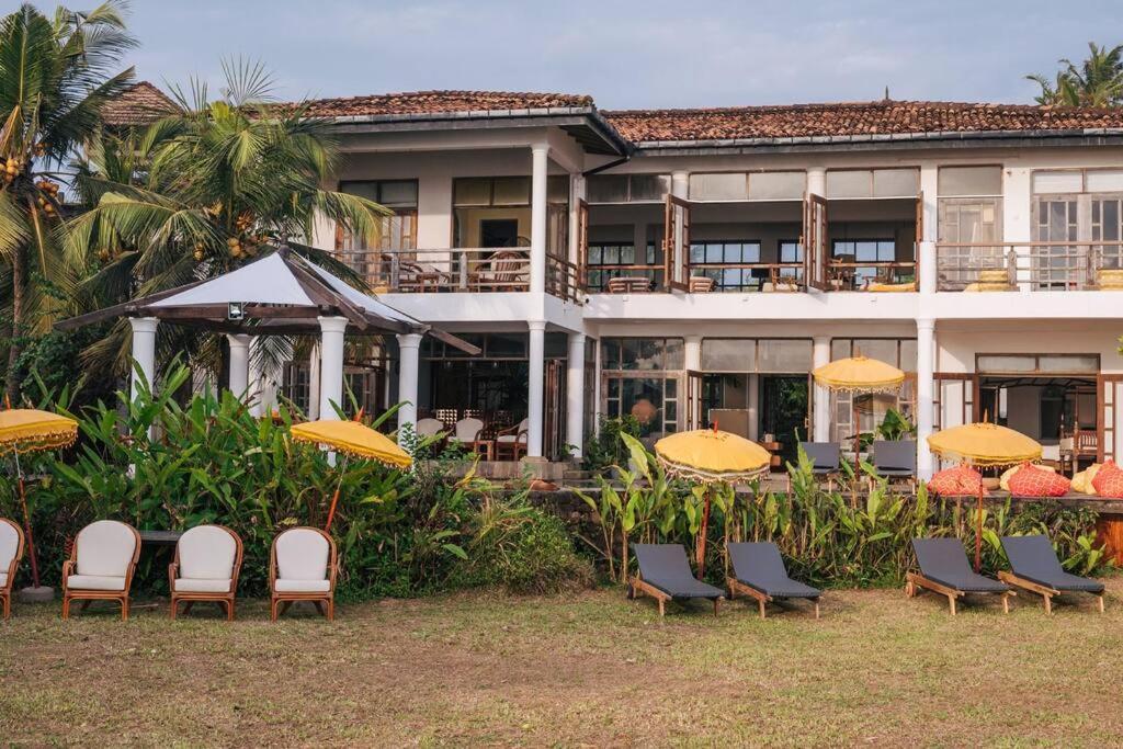 Santi Beach House With Pool & Beach ウェリガマ エクステリア 写真