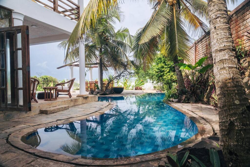 Santi Beach House With Pool & Beach ウェリガマ エクステリア 写真