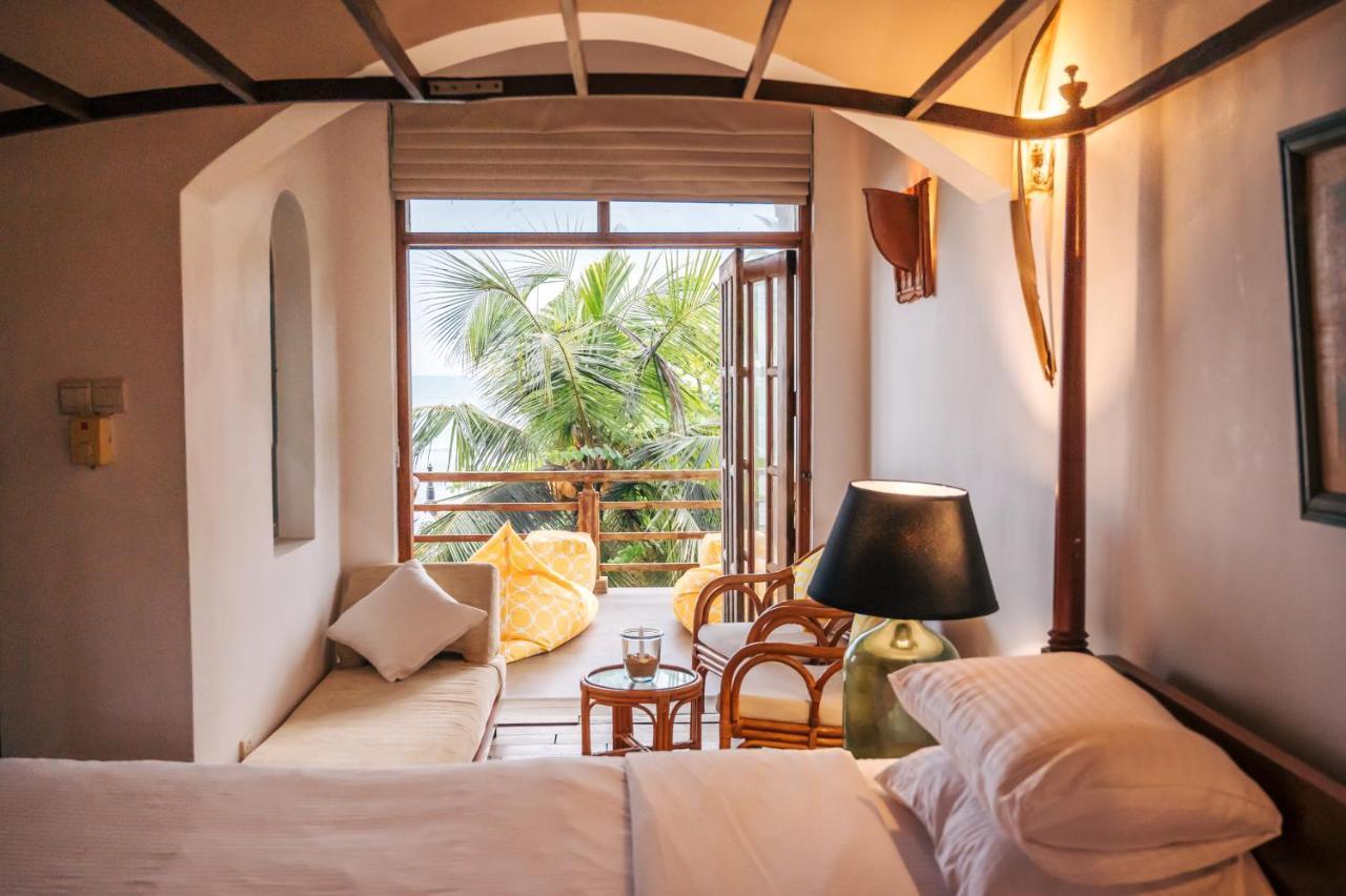 Santi Beach House With Pool & Beach ウェリガマ エクステリア 写真