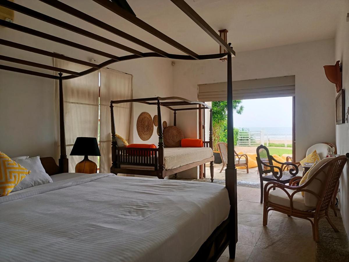 Santi Beach House With Pool & Beach ウェリガマ エクステリア 写真