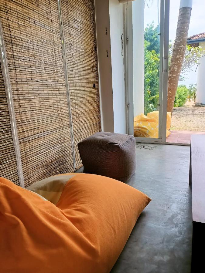 Santi Beach House With Pool & Beach ウェリガマ エクステリア 写真
